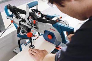Σταθερό Φαλτσοπρίονο Radial 1600W GCM 8 SDE Bosch 0601B19200 - Image 5