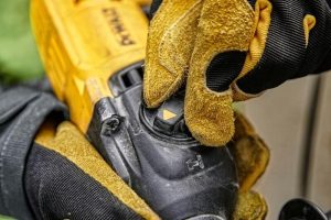 Περιστροφικό Πιστολέτο 710W 2.0J SDS-Plus 22mm σε Βαλίτσα D25033K Dewalt - Image 3