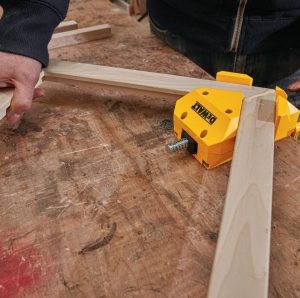 Σφιγκτήρας Γωνιών με Μέγιστο Άνοιγμα 57mm Βαρέως Τύπου Με 2 Σφικτήρες Dewalt DWHT83853-0 - Image 3