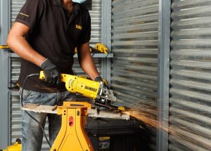Γωνιακός Τροχός 2200W/230mm με Ομαλή Εκκίνηση DEWALT DWE492S-QS - Image 5